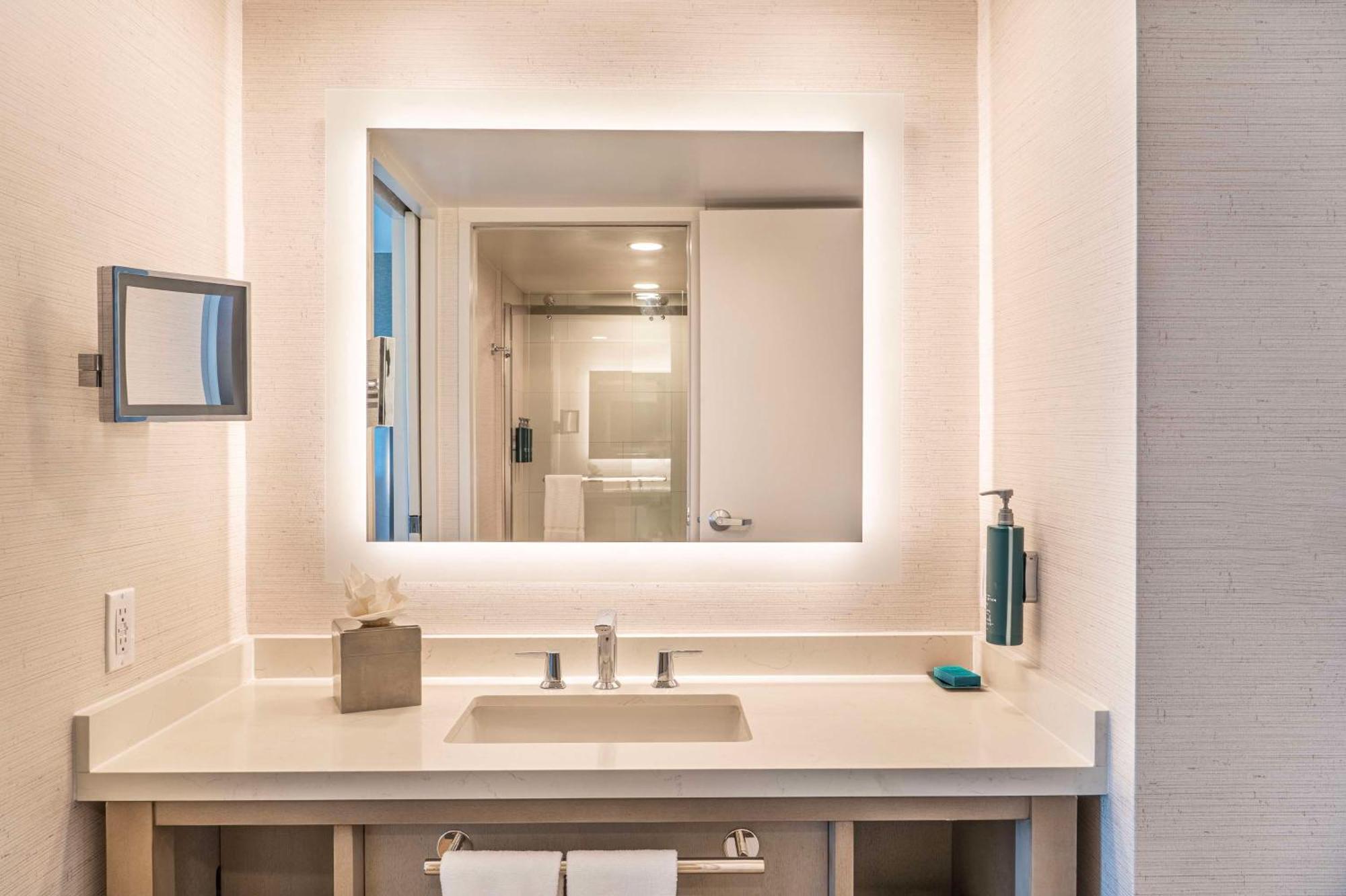Doubletree By Hilton Orange County Airport Ξενοδοχείο Σάντα Άνα Εξωτερικό φωτογραφία